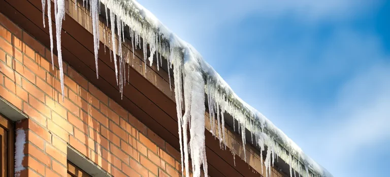 barrages de glace sur toiture au Québec
